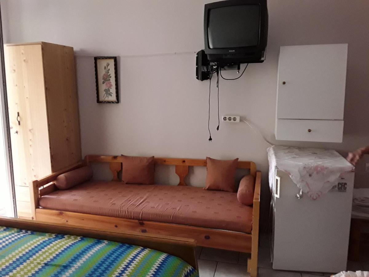 Γιαννουλα Κρετση Hotel Kamena Vourla Bagian luar foto