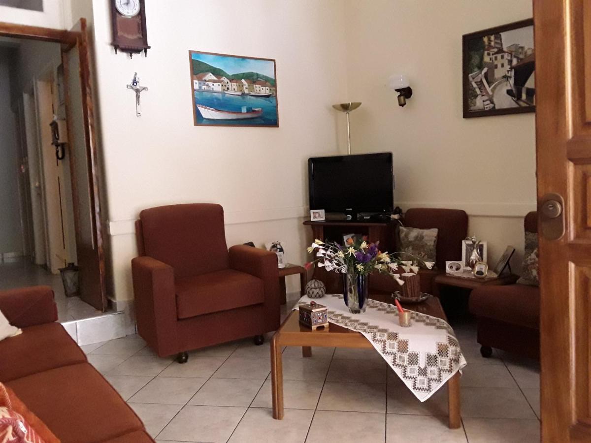 Γιαννουλα Κρετση Hotel Kamena Vourla Bagian luar foto
